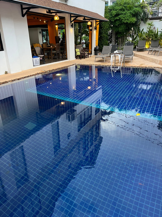 Guide to Choosing Porcelain Mosaic Swimming Pool Tiles